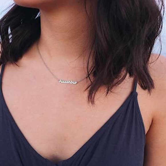 Personalized Lindsey name necklace - Picture 3 of 3